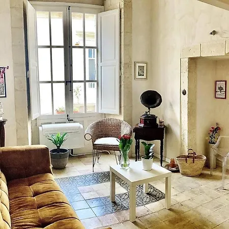 Lovely 2-bed In Siracusa Apartment Syracuse