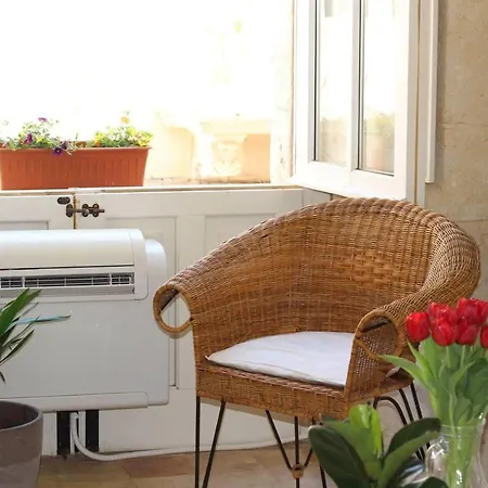 Lovely 2-bed In Siracusa *