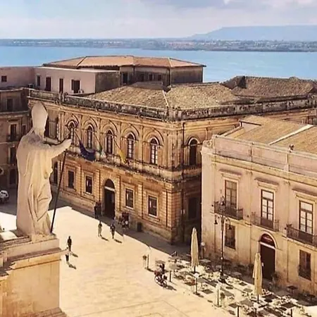 Apartment Lovely 2-bed In Siracusa *